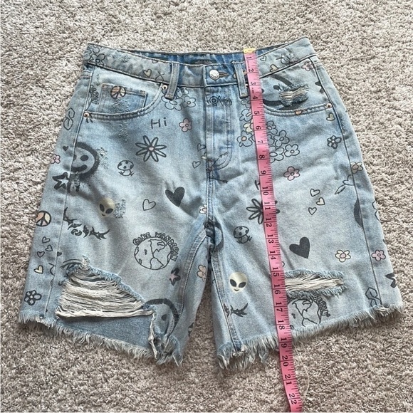 Wild Fable Size 4 High-Rise Bermuda Denim Distressed Shorts. - Picture 9 of 9